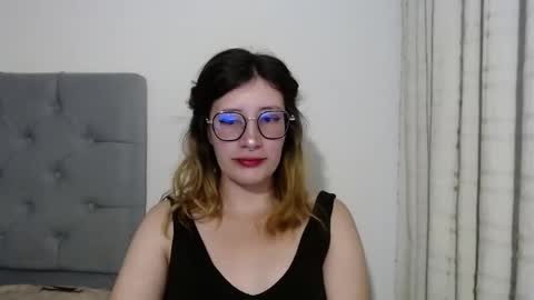 Snapshot of mariana124_ chatting on 12-27-24, 03:26 Mariana online show from 12-27-24, 03:26