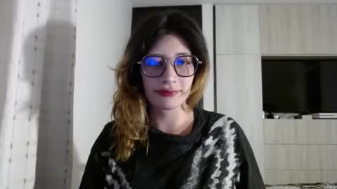 Snapshot of mariana124_ chatting on 12-30-24, 07:42 Mariana online show from 12-30-24, 07:42