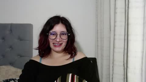 Snapshot of mariana124_ chatting on 01-04-25, 06:30 Mariana online show from 01-04-25, 06:30