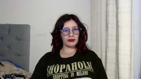 Snapshot of mariana124_ chatting on 01-07-25, 06:24 Mariana online show from 01-07-25, 06:24