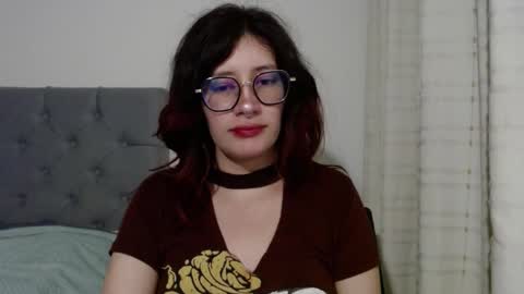 Snapshot of mariana124_ chatting on 02-05-25, 01:37 Mariana online show from 02-05-25, 01:37