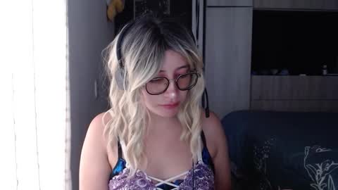 Snapshot of mariana124_ chatting on 09-16-25, 07:15 Mariana online show from 09-16-25, 07:15