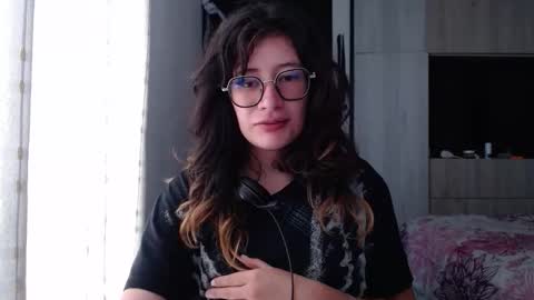 Snapshot of mariana124_ chatting on 10-02-25, 01:40 Mariana online show from 10-02-25, 01:40