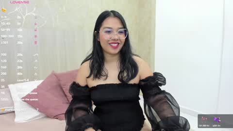 Snapshot of mariana_allen chatting on 01-26-25, 03:59 Mariana Allen online show from 01-26-25, 03:59