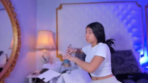 Mariana   online show from 12-21-25, 10:55