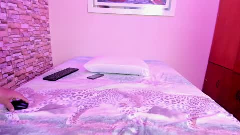 Snapshot of mariana_mauricio chatting on 02-14-25, 02:39 mariana mauricio online show from 02-14-25, 02:39