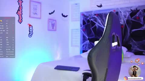 Mariana  online show from 10-24-25, 07:32