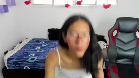 Snapshot of mariana_ofc chatting on 03-04-25, 02:10 Mariana online show from 03-04-25, 02:10