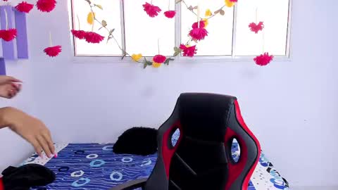Snapshot of mariana_ofc chatting on 03-07-25, 12:12 Mariana online show from 03-07-25, 12:12