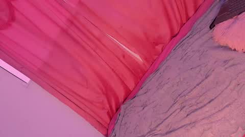 Snapshot of mariana_ofc chatting on 11-18-25, 11:47 Mariana online show from 11-18-25, 11:47