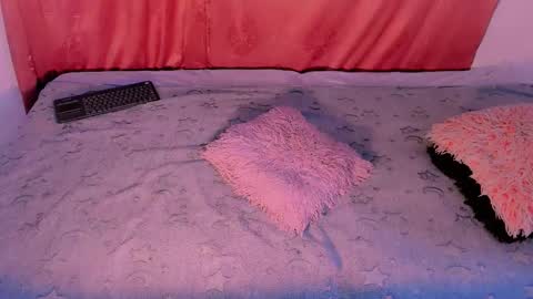 Snapshot of mariana_ofc chatting on 11-29-25, 10:51 Mariana online show from 11-29-25, 10:51