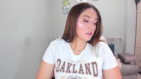 Snapshot of mariana_owen chatting on 09-14-25, 12:32    online show from 09-14-25, 12:32