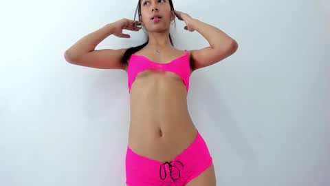 Snapshot of marianagarcia_1 chatting on 09-15-25, 07:47 Mariana Garcia online show from 09-15-25, 07:47