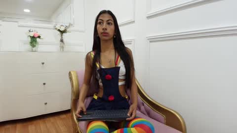 Snapshot of marianagarcia_1 chatting on 10-13-25, 06:19 Mariana Garcia online show from 10-13-25, 06:19