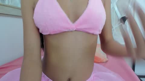Snapshot of marianagarcia_1 chatting on 10-17-25, 08:22 Mariana Garcia online show from 10-17-25, 08:22