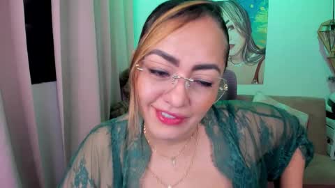 Snapshot of marianalopez81 chatting on 03-15-26, 01:11 Mariana Lopez online show from 03-15-26, 01:11
