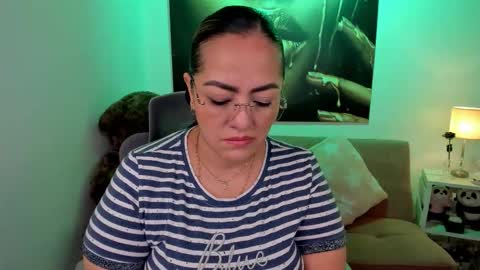Snapshot of marianalopez81 chatting on 03-25-26, 12:49 Mariana Lopez online show from 03-25-26, 12:49