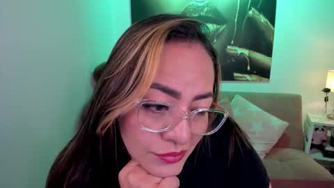 Snapshot of marianalopez81 chatting on 03-26-26, 01:33 Mariana Lopez online show from 03-26-26, 01:33