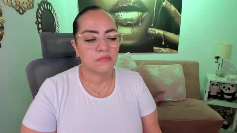 Snapshot of marianalopez81 chatting on 04-02-26, 01:25 Mariana Lopez online show from 04-02-26, 01:25