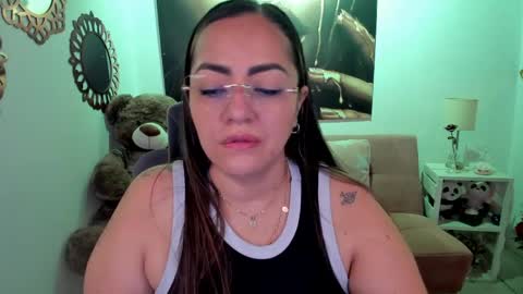 Snapshot of marianalopez81 chatting on 04-12-26, 12:10 Mariana Lopez online show from 04-12-26, 12:10