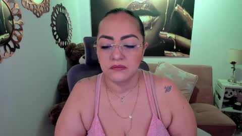 Snapshot of marianalopez81 chatting on 04-17-26, 12:46 Mariana Lopez online show from 04-17-26, 12:46