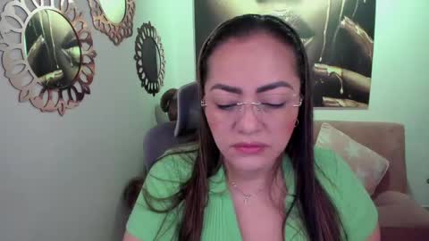 Snapshot of marianalopez81 chatting on 05-02-26, 11:54 Mariana Lopez online show from 05-02-26, 11:54