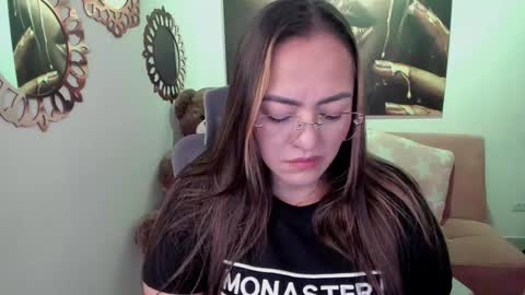 Snapshot of marianalopez81 chatting on 05-10-26, 01:22 Mariana Lopez online show from 05-10-26, 01:22