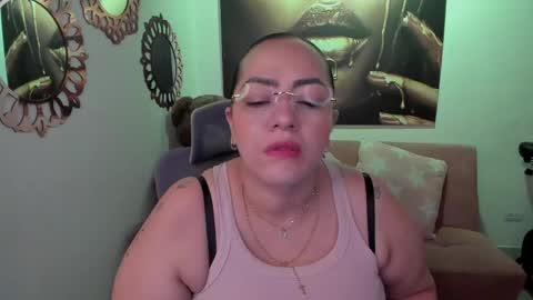 Snapshot of marianalopez81 chatting on 05-12-26, 12:41 Mariana Lopez online show from 05-12-26, 12:41