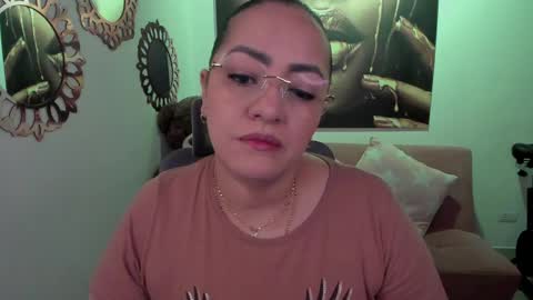 Snapshot of marianalopez81 chatting on 05-18-26, 12:40 Mariana Lopez online show from 05-18-26, 12:40