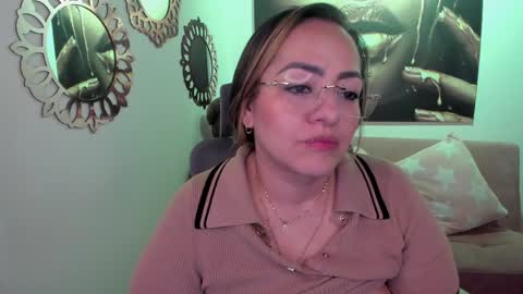Snapshot of marianalopez81 chatting on 05-23-26, 12:05 Mariana Lopez online show from 05-23-26, 12:05