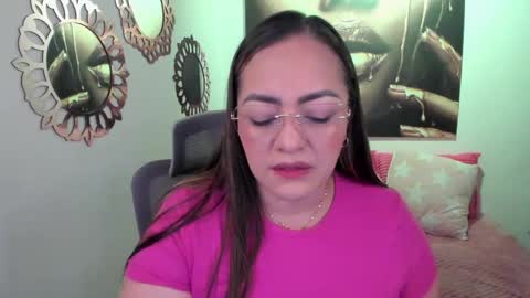 Snapshot of marianalopez81 chatting on 06-04-26, 12:05 Mariana Lopez online show from 06-04-26, 12:05
