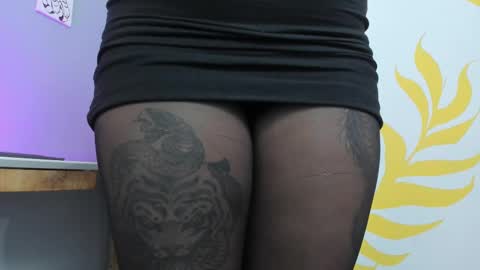 Mariana Vargas online show from 10-10-25, 12:42