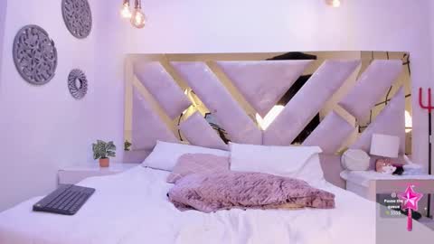 Marianee Rousse  online show from 09-25-25, 11:19