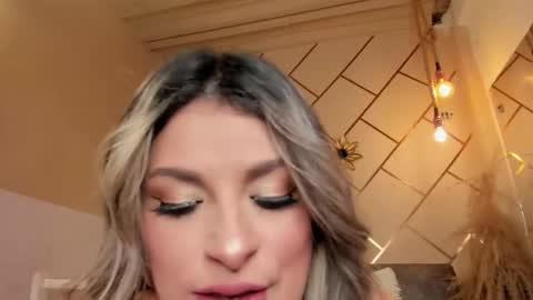 Snapshot of marianeporter_ chatting on 11-22-25, 03:05 marianeporter online show from 11-22-25, 03:05