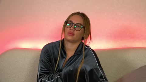 Maria online show from 01-22-25, 03:40