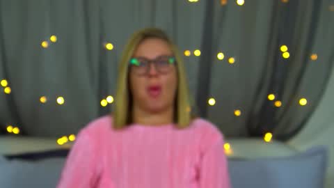 Maria online show from 11-30-25, 06:23