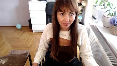 Snapshot of marianika chatting on 10-06-25, 10:12 marianika online show from 10-06-25, 10:12