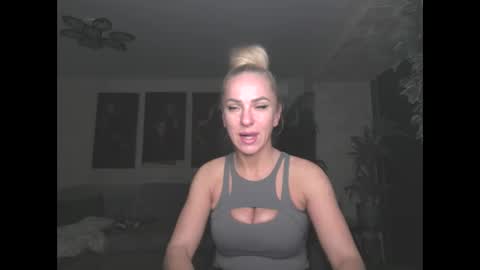 marianna1977 online show from 04-23-26, 06:32