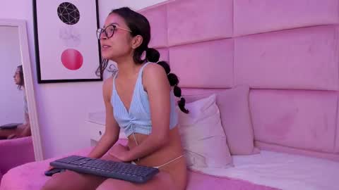 marianna_ray_ online show from 02-22-25, 06:41