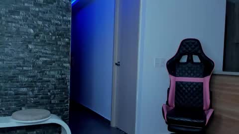 M A R I A N E online show from 02-13-25, 06:41