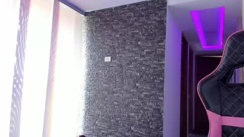 M A R I A N E online show from 04-12-26, 05:07