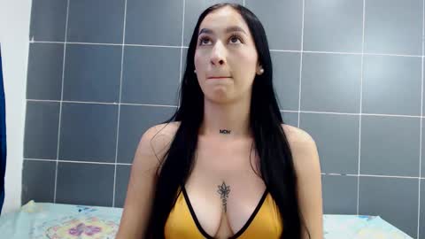 Snapshot of marianngell chatting on 10-16-25, 08:10 Mariangel online show from 10-16-25, 08:10