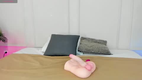 Maria Pettit online show from 11-26-25, 11:44