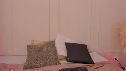 Maria Pettit online show from 03-29-26, 08:25