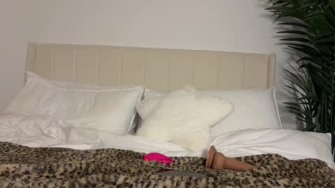 Snapshot of mariareev chatting on 12-05-25, 12:41 mariareev online show from 12-05-25, 12:41