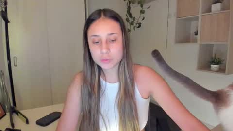 Snapshot of mariascarlett chatting on 12-17-25, 03:23 mariascarlett online show from 12-17-25, 03:23