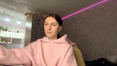 Snapshot of maribethgradowski chatting on 03-04-26, 03:18 Eva online show from 03-04-26, 03:18