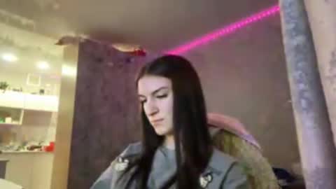 Snapshot of maribethgradowski chatting on 03-11-26, 01:17 Eva online show from 03-11-26, 01:17