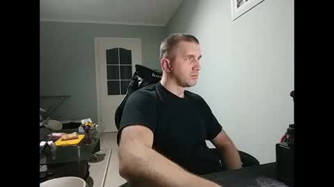 maribor5879 online show from 02-05-25, 03:23