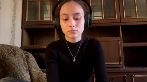 Snapshot of maricruzsilleman chatting on 03-12-26, 03:07 Lois online show from 03-12-26, 03:07